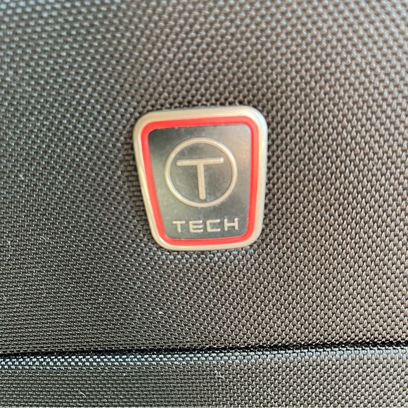 Tumi Dual-Tone Travel Bag for Men - Picture 2 of 16